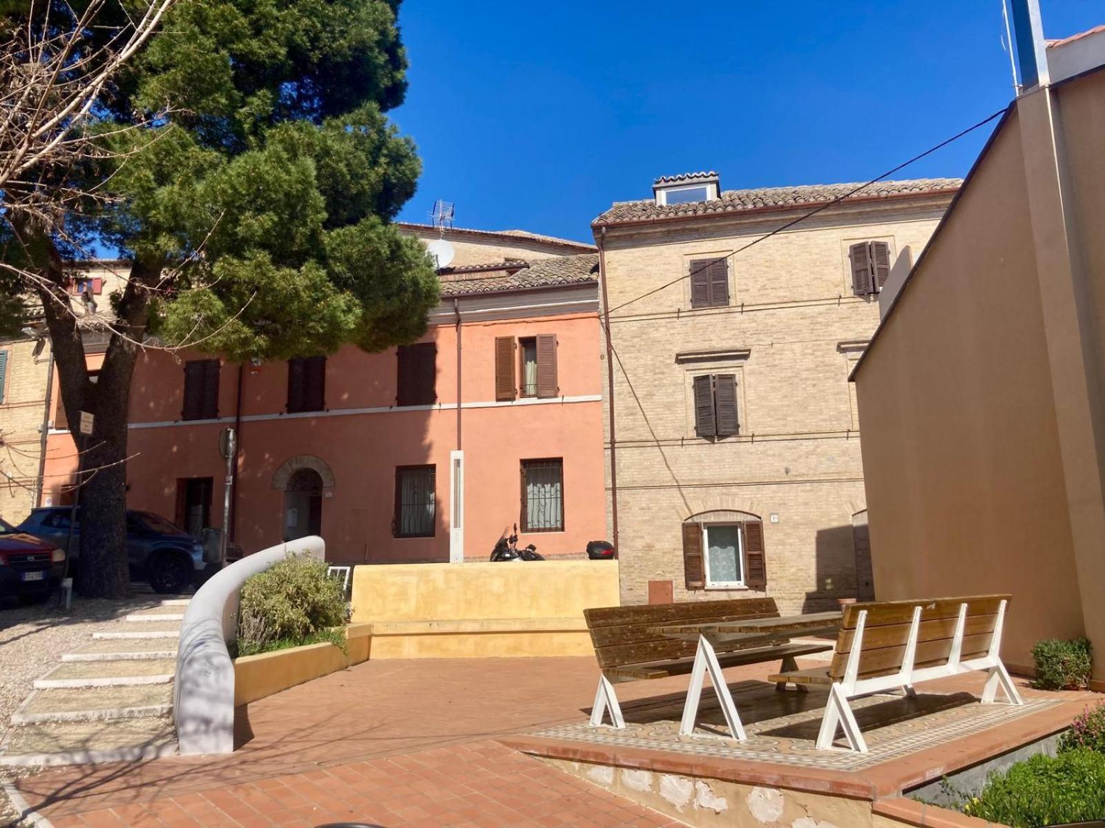 B&B Residenza Leonardo Falconara Marittima Luaran gambar